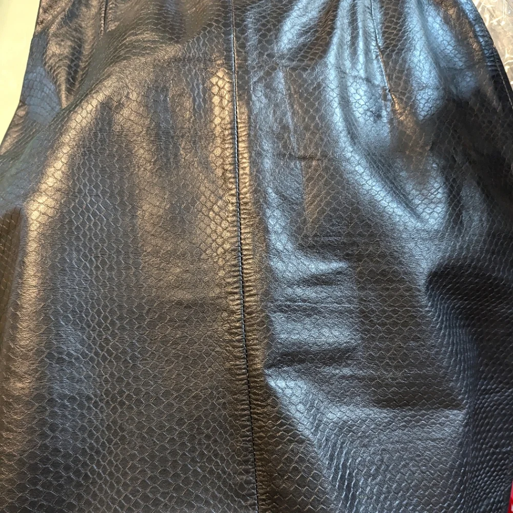 Vintage Wilsons Black Leather Textured Mini Pencil Skirt Mob Wife Biker Babe